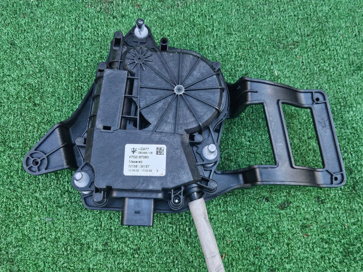 Maserati Ghibli 13- Motor Fermeture Coffre image 3