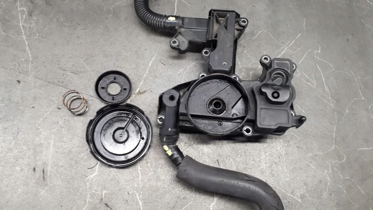 Separador de Óleo Audi A4 A5 2.0 TFSI 06H103495E