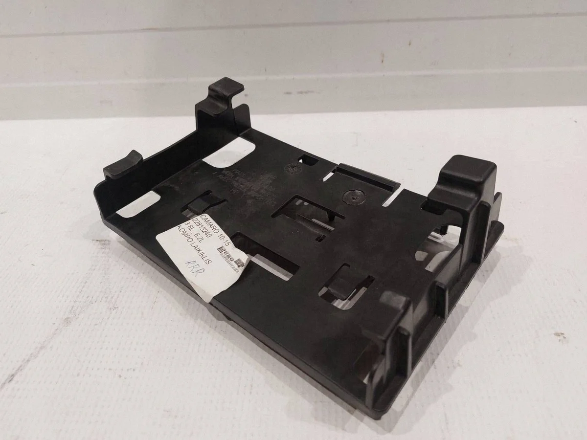 2015 Chevrolet Camaro Engine Control Unit Bracket image 3