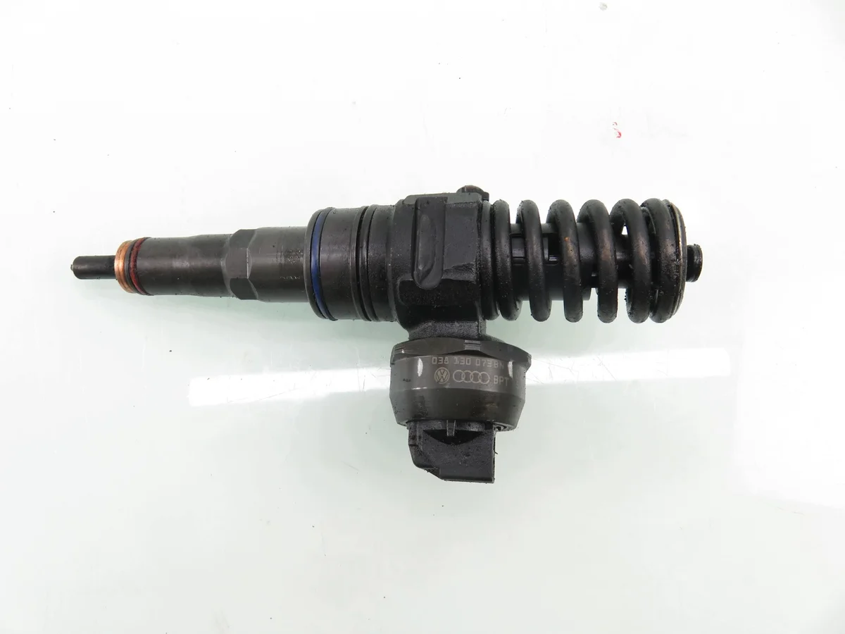 Inyector VW Golf Plus 1.9 TDI Usado image 5