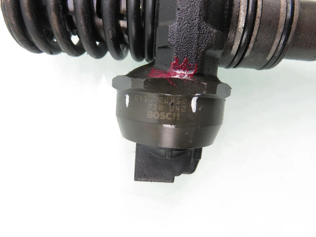 Injektor VW Passat B6 2.0 TDI BMP gebraucht image 3