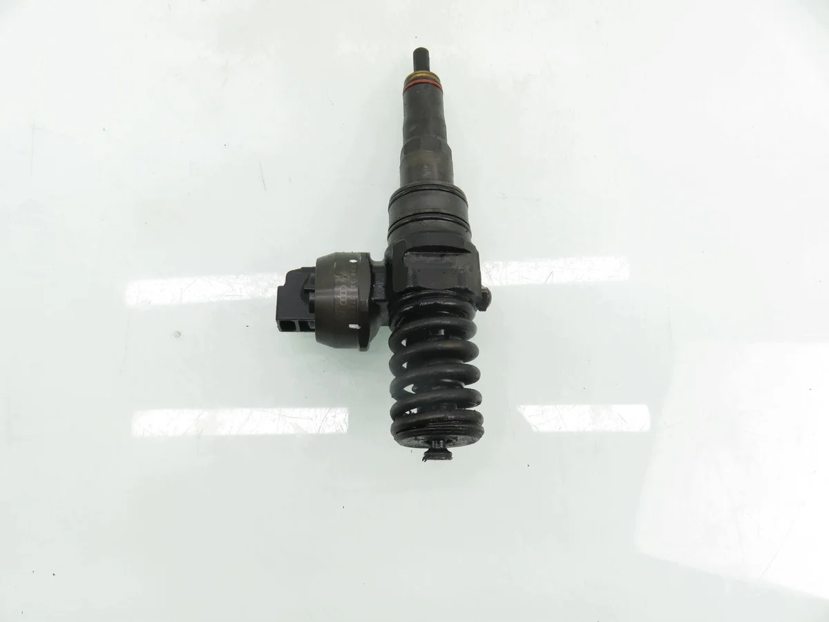 Injektor VW Passat B6 2.0 TDI BMP gebraucht image 5