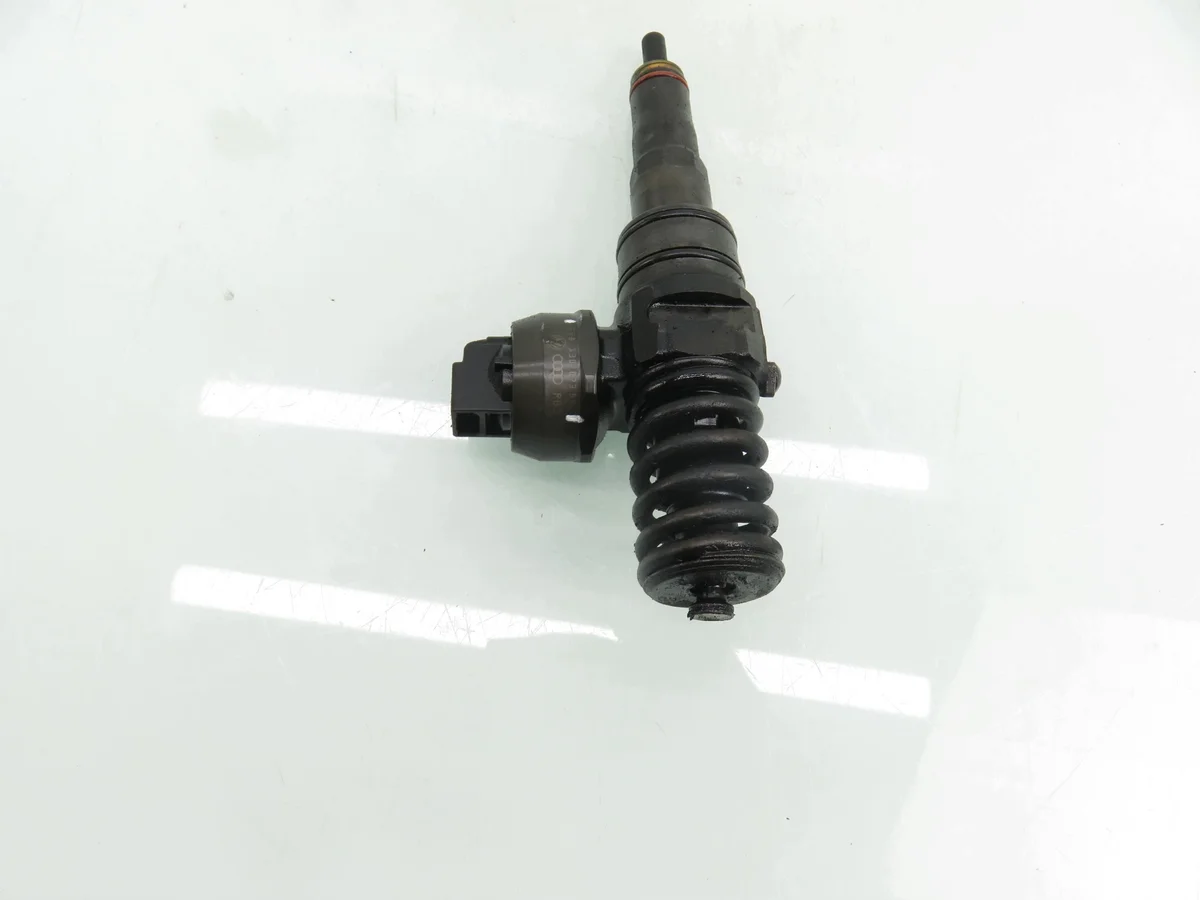 Injektor VW Passat B6 2.0 TDI BMP gebraucht image 8