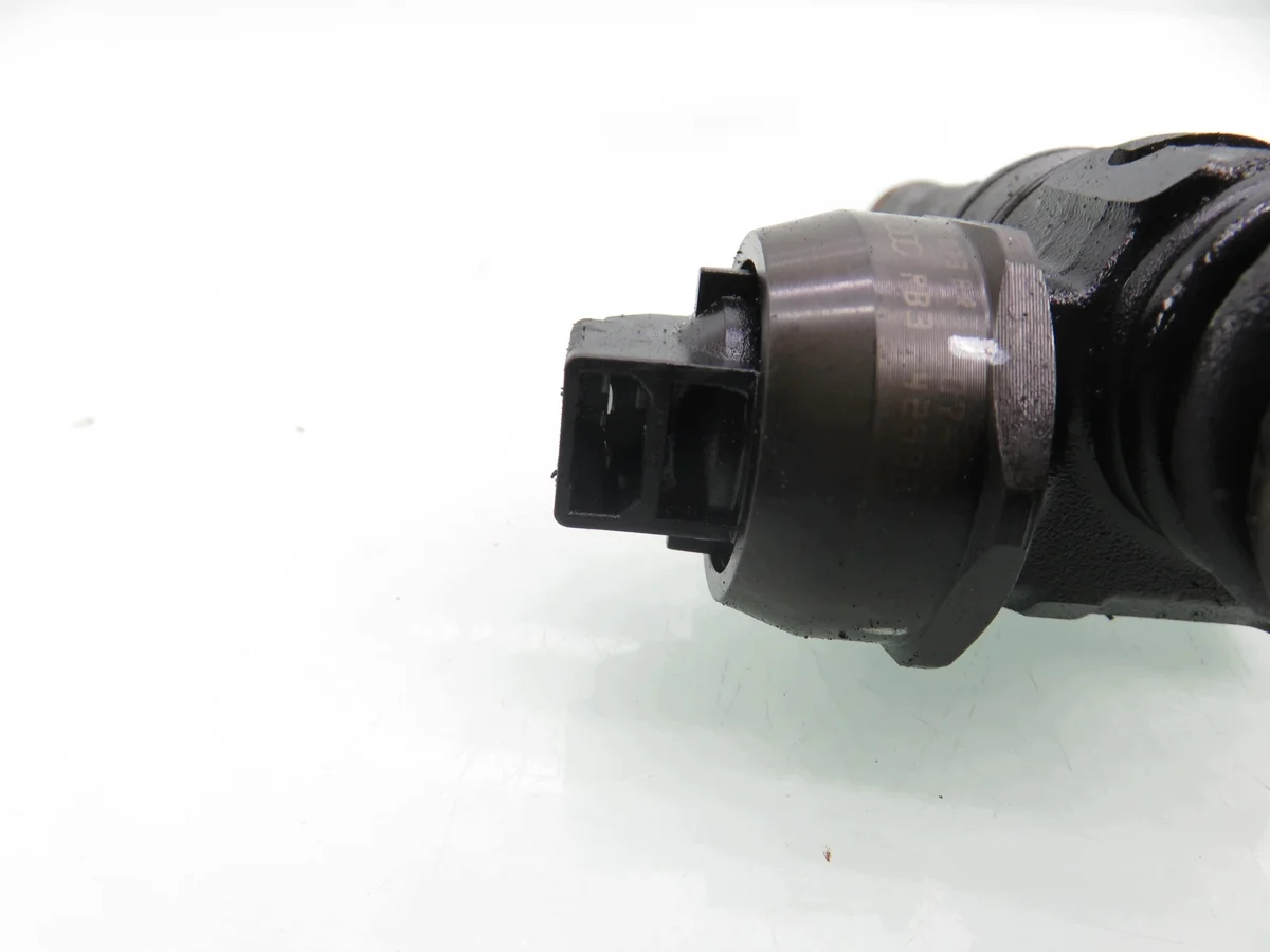 Injektor VW Passat B6 2.0 TDI BMP gebraucht image 9