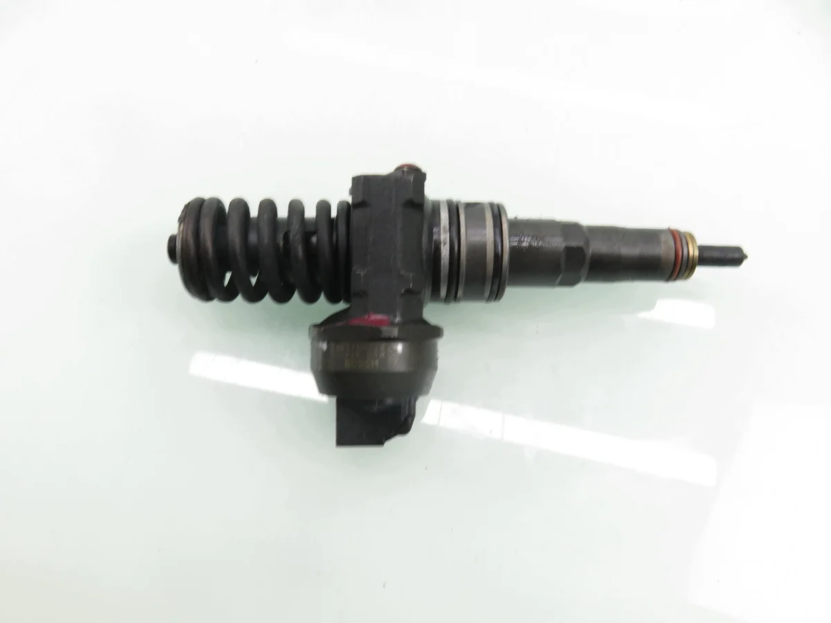 Polttoainepumppu VW Passat B6 2.0 TDI image 6