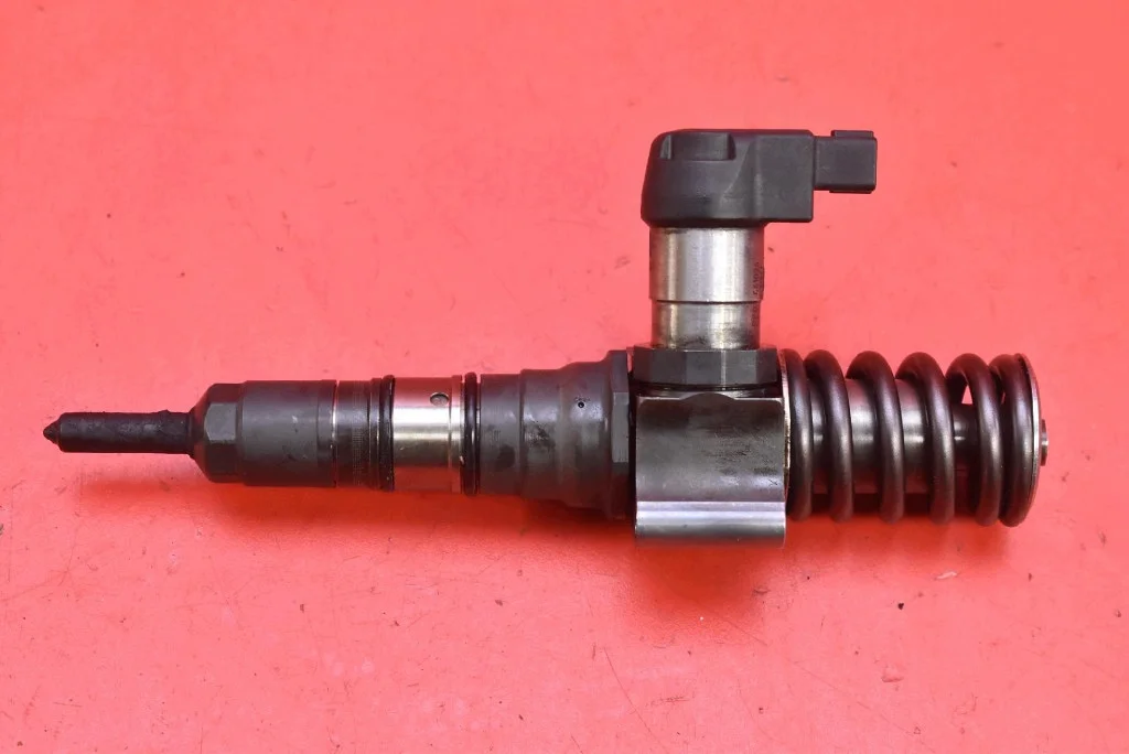 Insprutningspump 03G130073S VW Passat B6 2.0 TDI