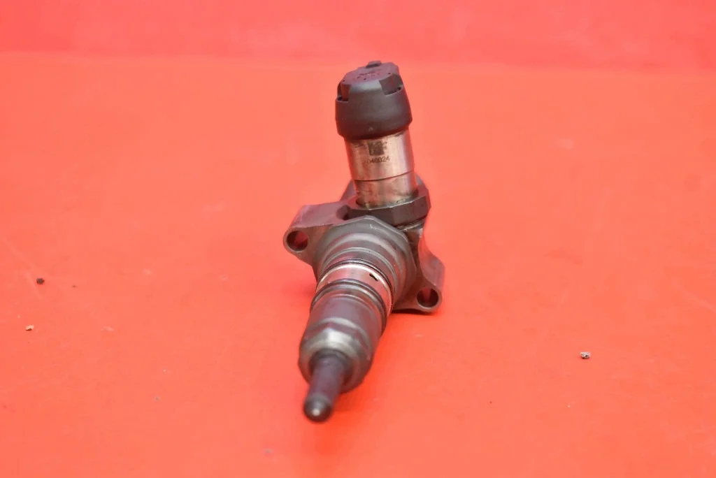 Inyector Bomba 03G130073S VW Passat B6 2.0 TDI image 6