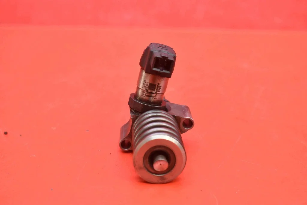 Inyector Bomba 03G130073S VW Passat B6 2.0 TDI image 8