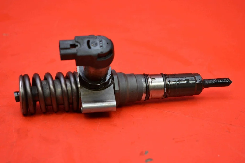 Insprutningspump 03G130073S VW Passat B6 2.0 TDI