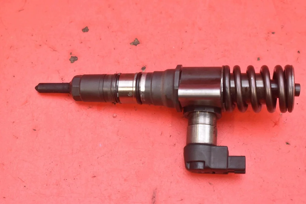 Insprutningspump 03G130073S VW Passat B6 2.0 TDI