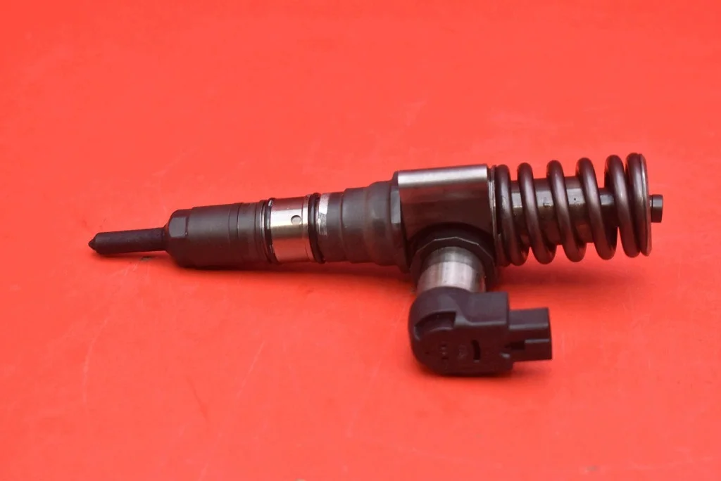 Einspritzdüse 03G130073S VW Passat B6 2.0 TDI image 3