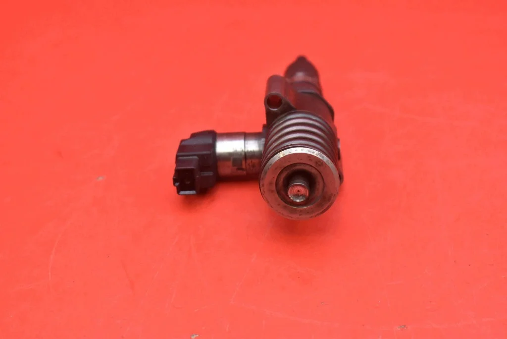 Einspritzdüse 03G130073S VW Passat B6 2.0 TDI image 4