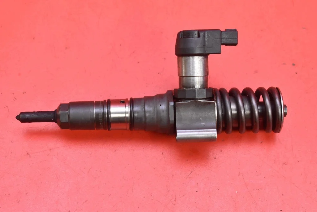 Insprutningspump 03G130073S VW Passat B6 2.0 TDI