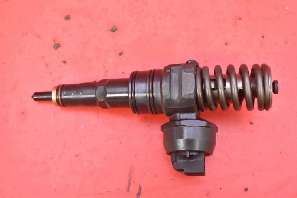 Polttoainepumppu 038130073AG Seat Toledo 1.9 TDI