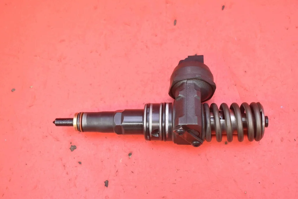 Einspritzdüse 038130073AG Seat Toledo 1.9 TDI image 3