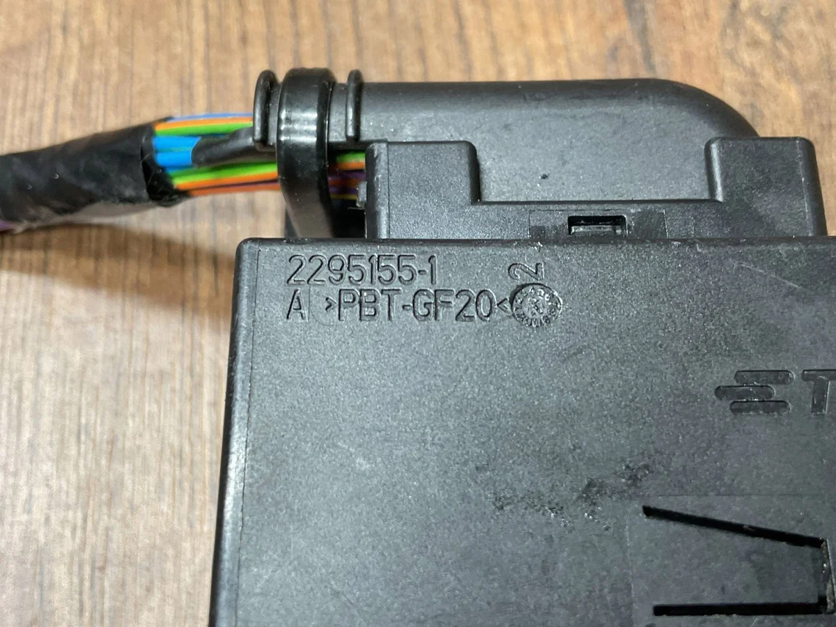 Stecker Jaguar I-PACE X590 2022 22951551 image 7