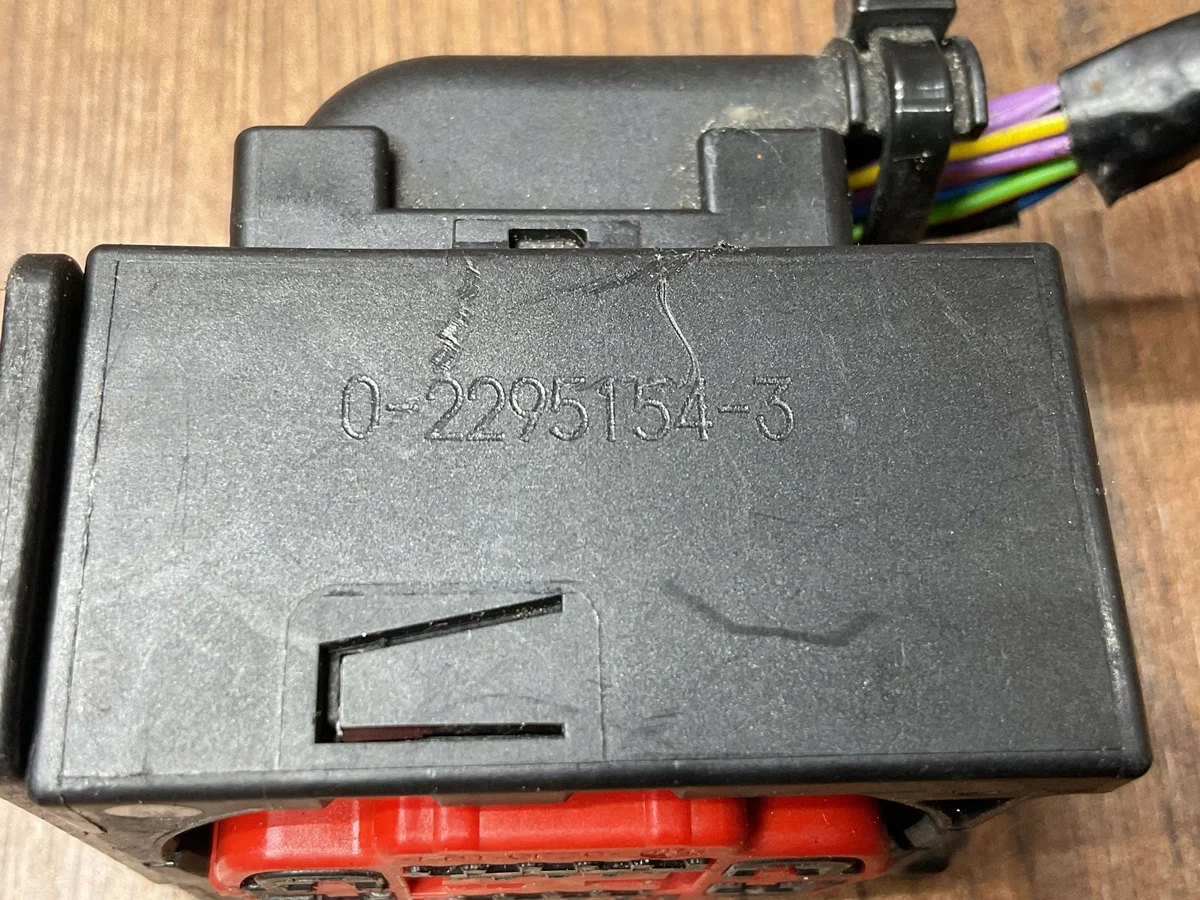 Stecker Jaguar I-PACE X590 2022 22951551 image 8