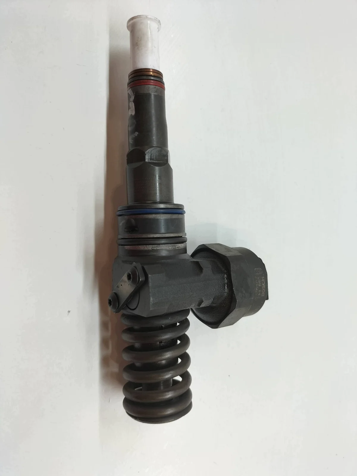 Injektor VW Passat B5 2.0 TDI 038130073F image 3