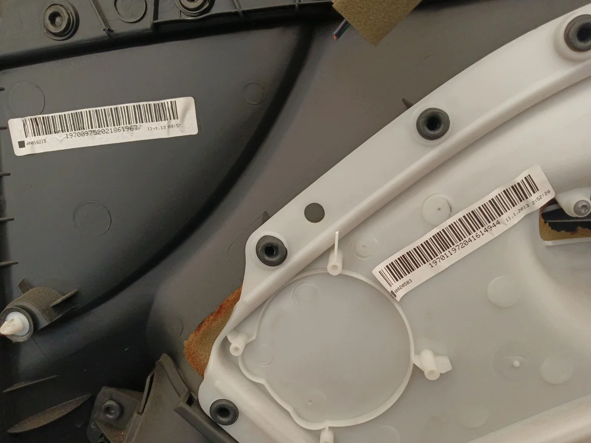 B-Seite Türverkleidung Vorne Links Skoda Octavia II image 3