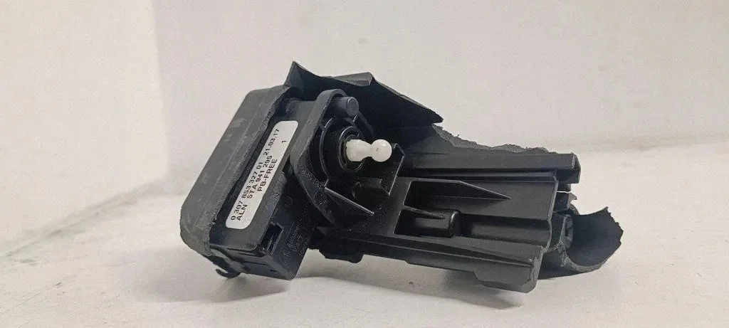 Motor regulacji reflektora VW Touran III 5TA941295