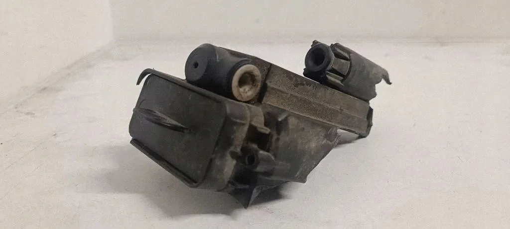VW Touran III 2020 Stellmotor Scheinwerfer rechts image 3