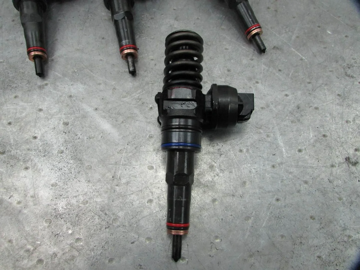 Injecteur Audi A4 B6 1.9 TDI 038130073AR