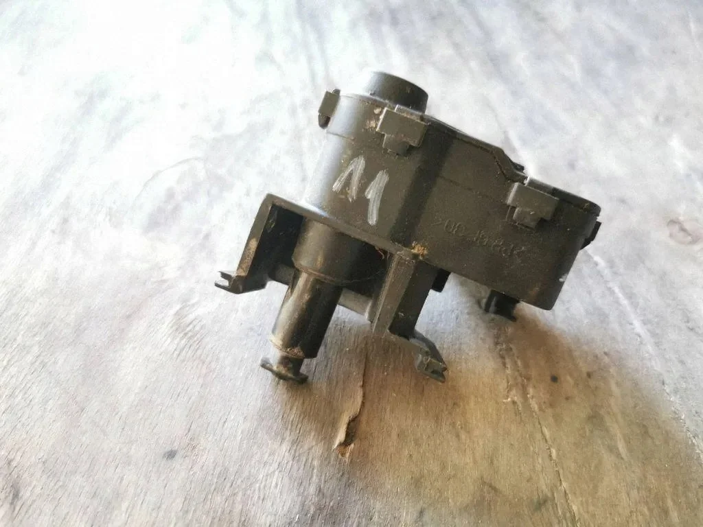Aktuator tanklock VW Sharan 7N0810773B