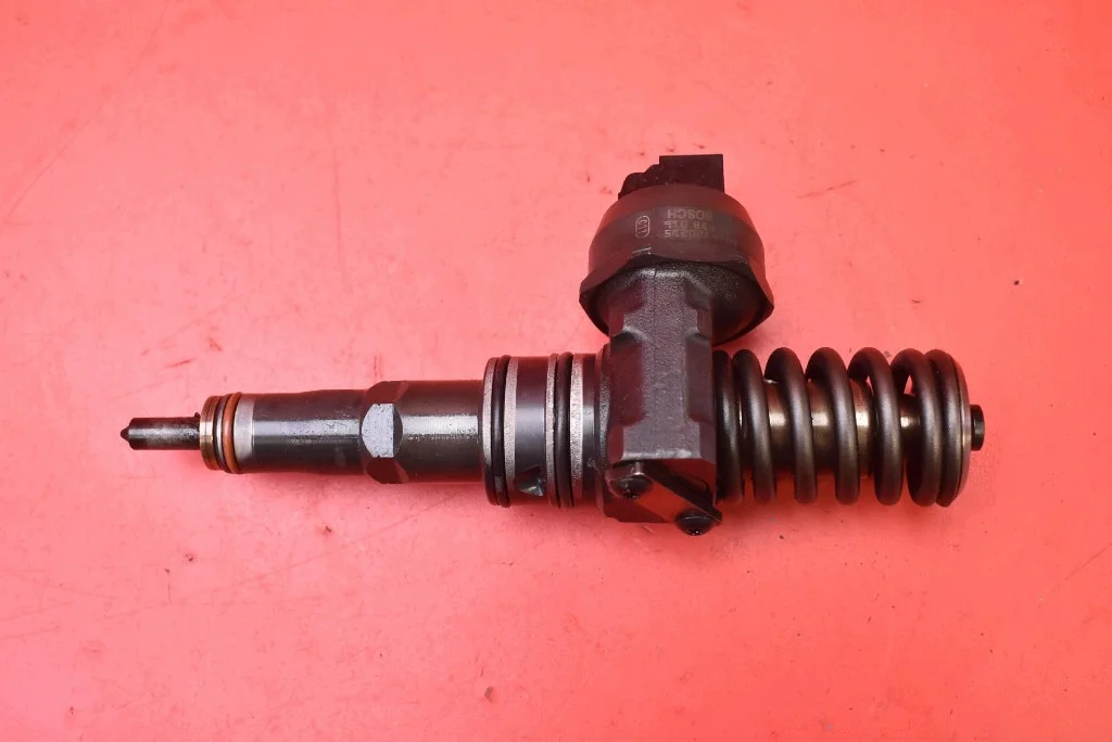 Einspritzdüse 038130073AG VW Golf 5 1.9 TDI image 3