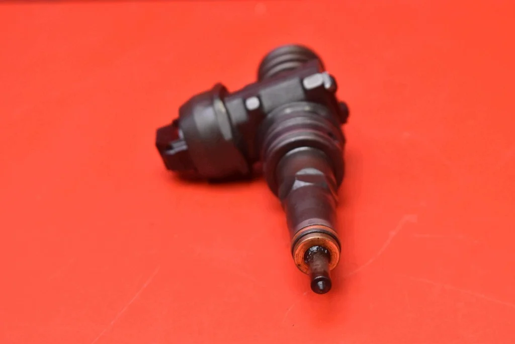 Einspritzdüse 038130073AG VW Golf 5 1.9 TDI image 7