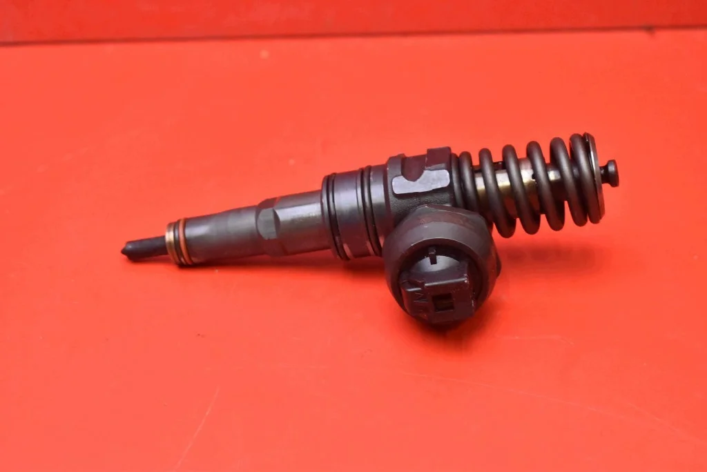 Inyector Bomba 038130073AG VW Golf 5 1.9 TDI image 4