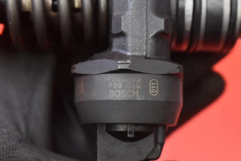 Inyector Bomba 038130073AG VW Golf 5 1.9 TDI image 10