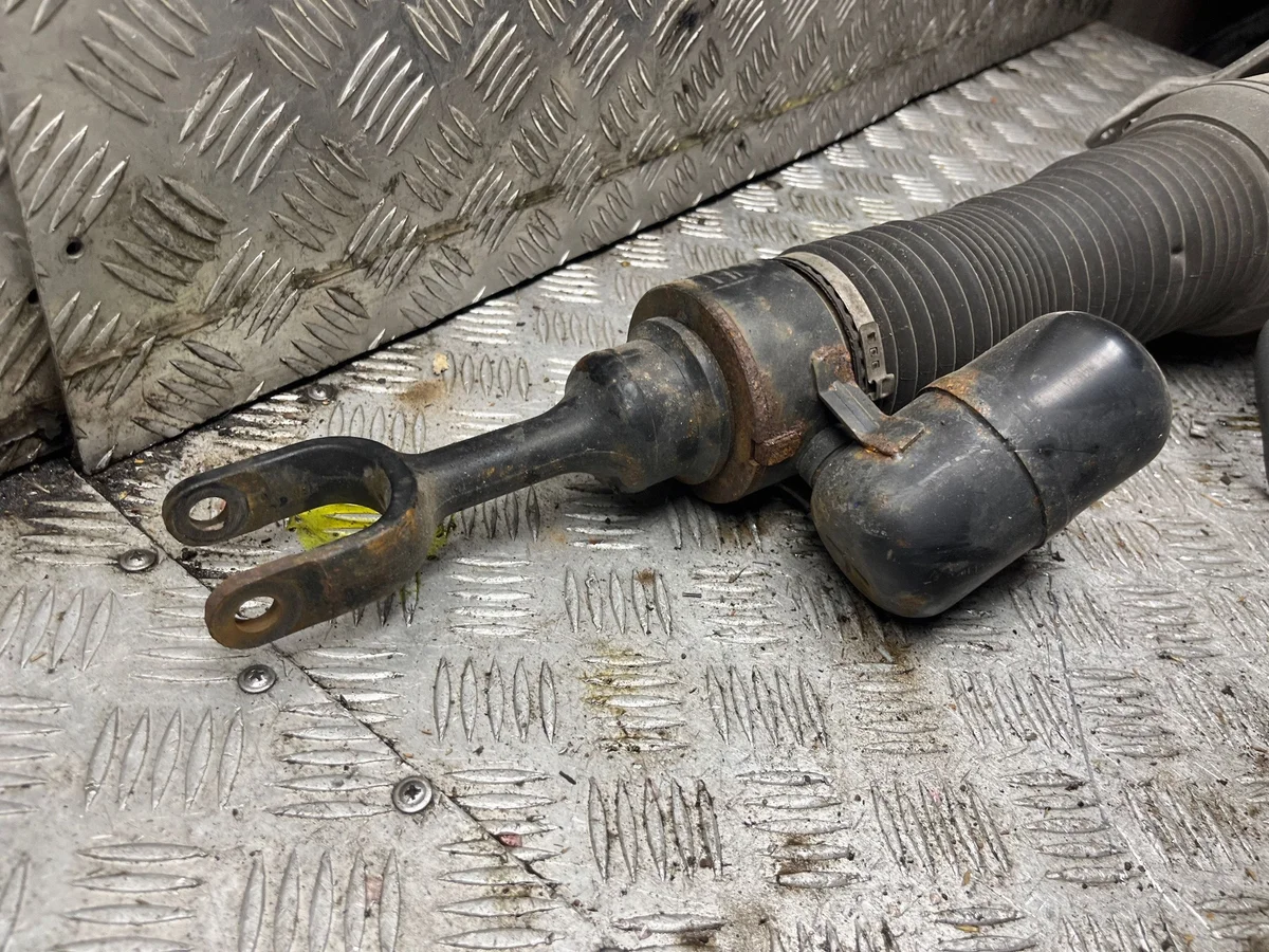 VW Phaeton Front Air Spring 3D0616039AD Used image 3