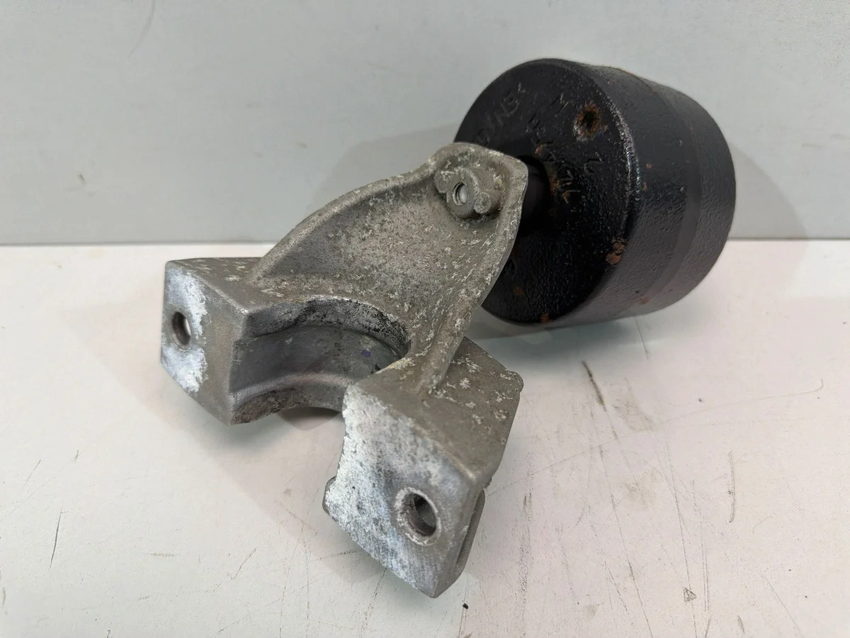 BMW 5 G30 G31 Stabilisatorhalterung hinten image 3