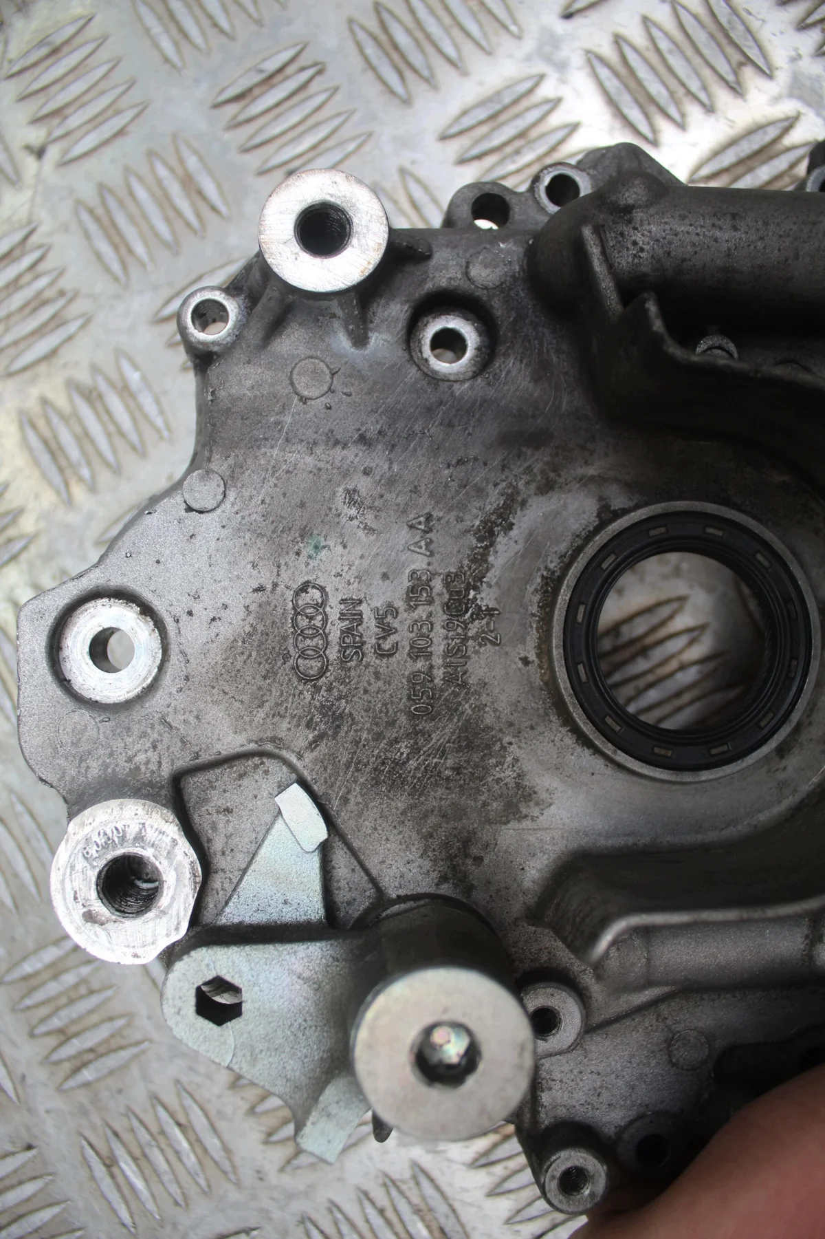 Afdichting behuizing krukas Audi A4 B6 2.5 TDI image 4