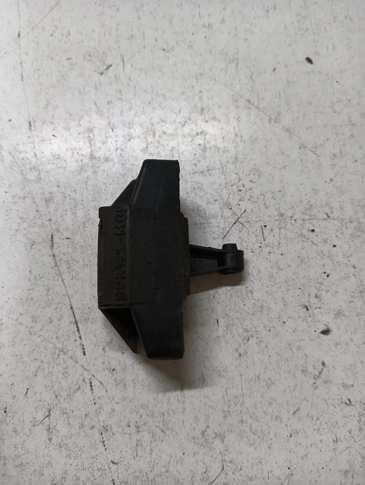 Support serrure hayon Renault Megane I AIM6737