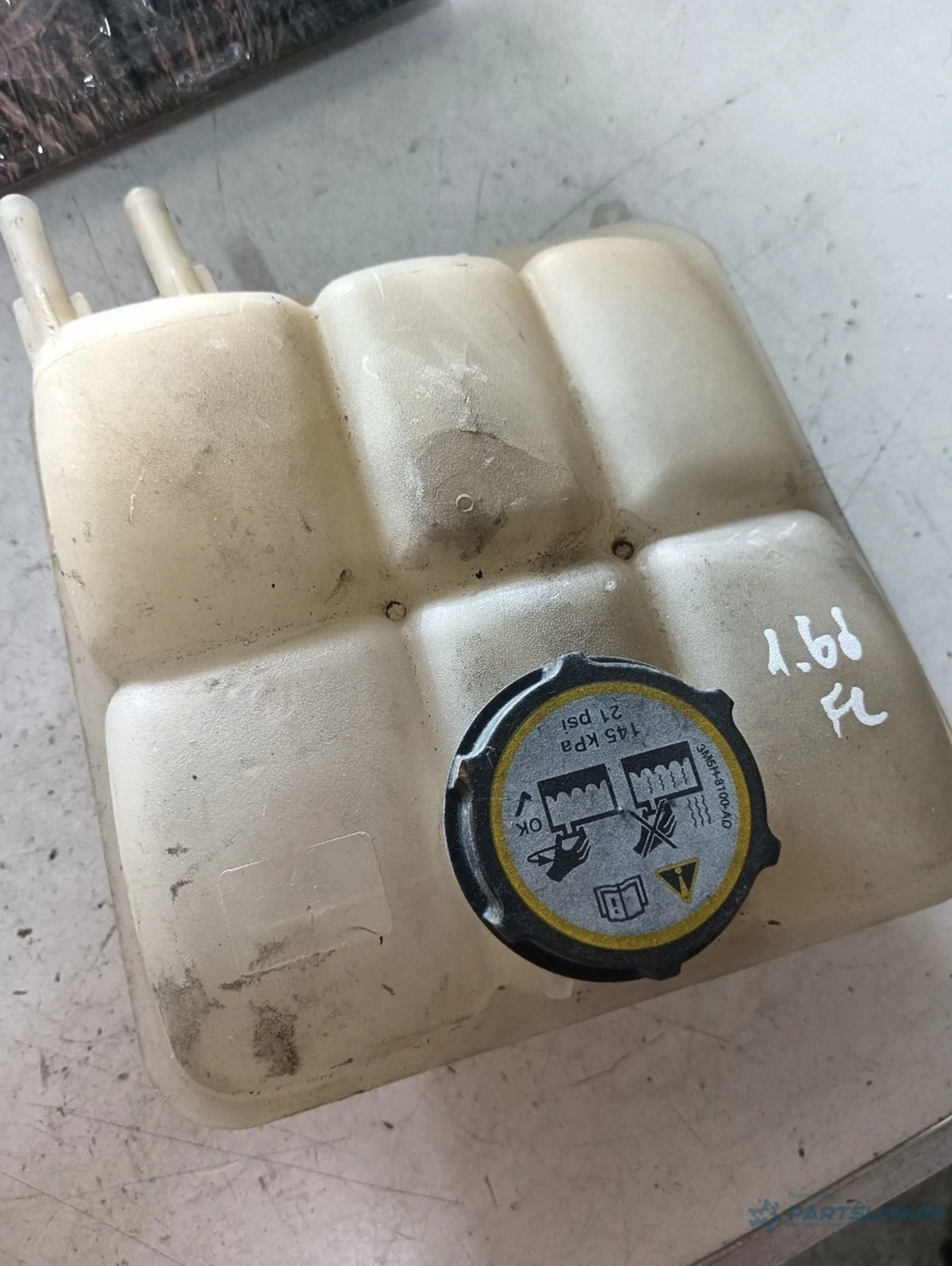 Expansievat dop Volvo V50 AIM9072