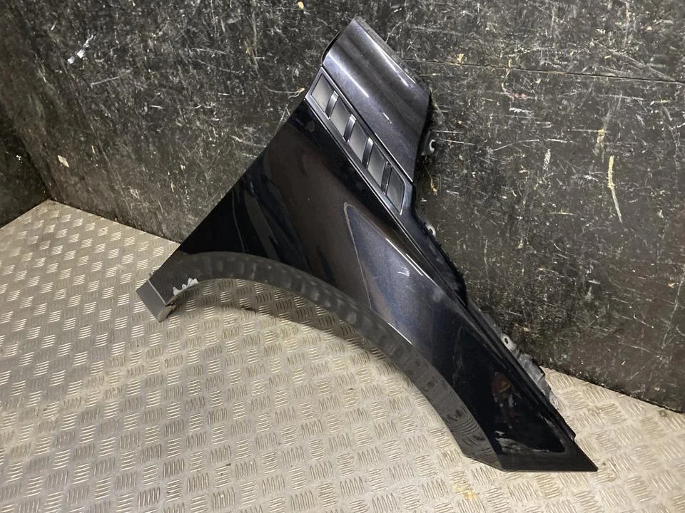 Škoda ENYAQ iV 2022 Guardabarros Derecho OEM 318943