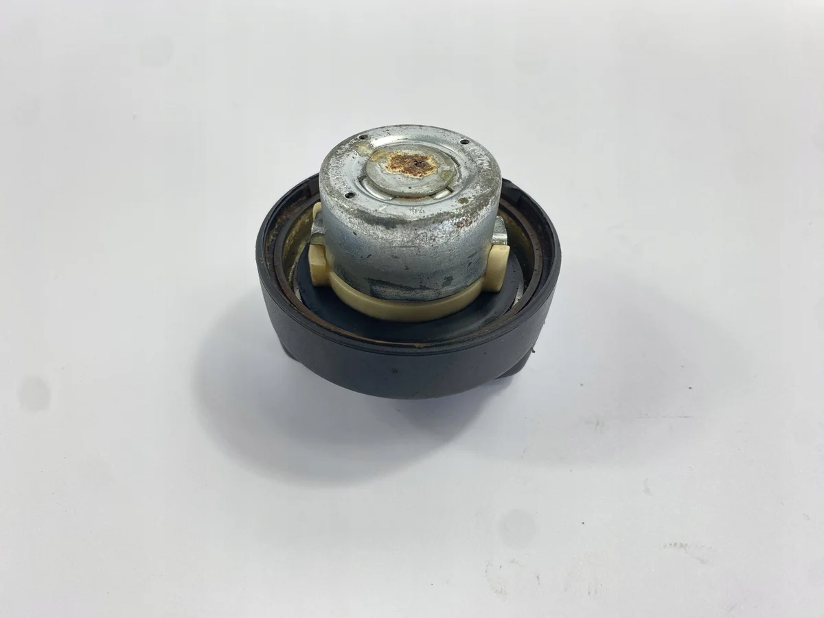 Tankdeckel Mercedes W124 Cabrio A124 image 8