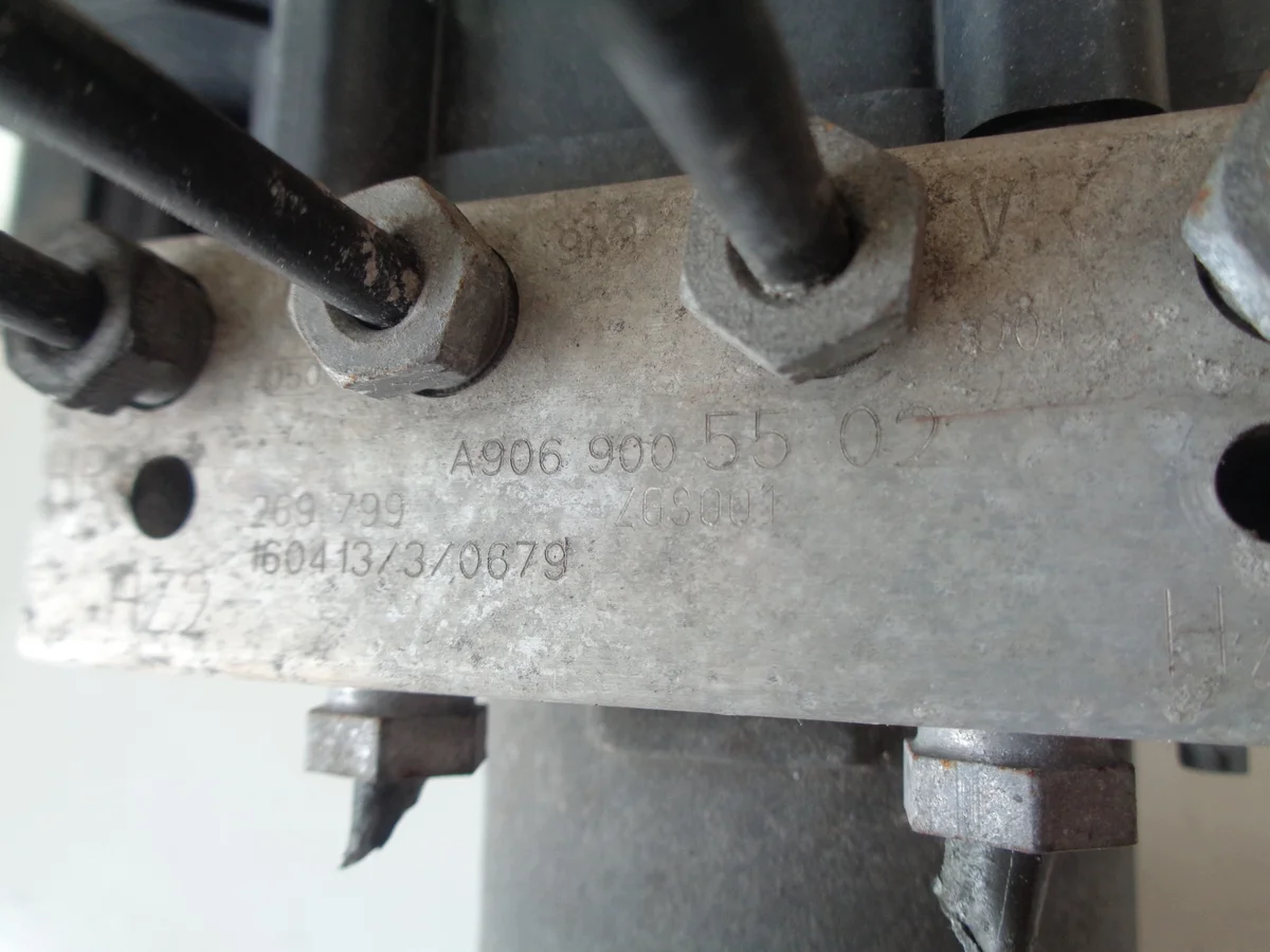 MB Sprinter W906 Bremspumpe ABS 9069005502 image 4