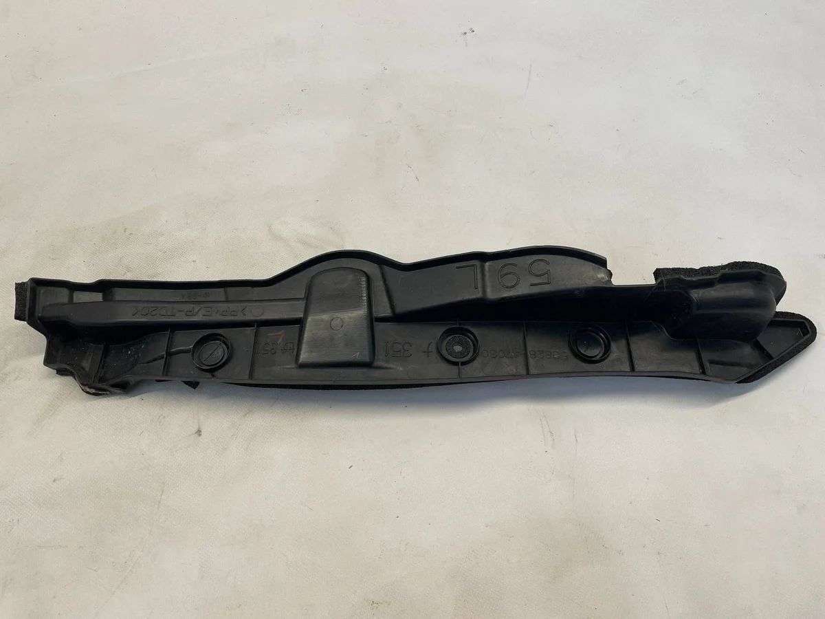 Toyota Prius W3 53828-47030 aile garde-boue image 5