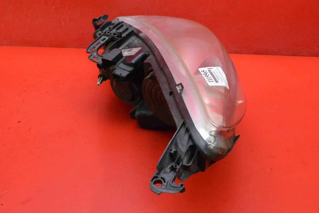 Faro Derecho Peugeot 207 06-09 Usado image 4