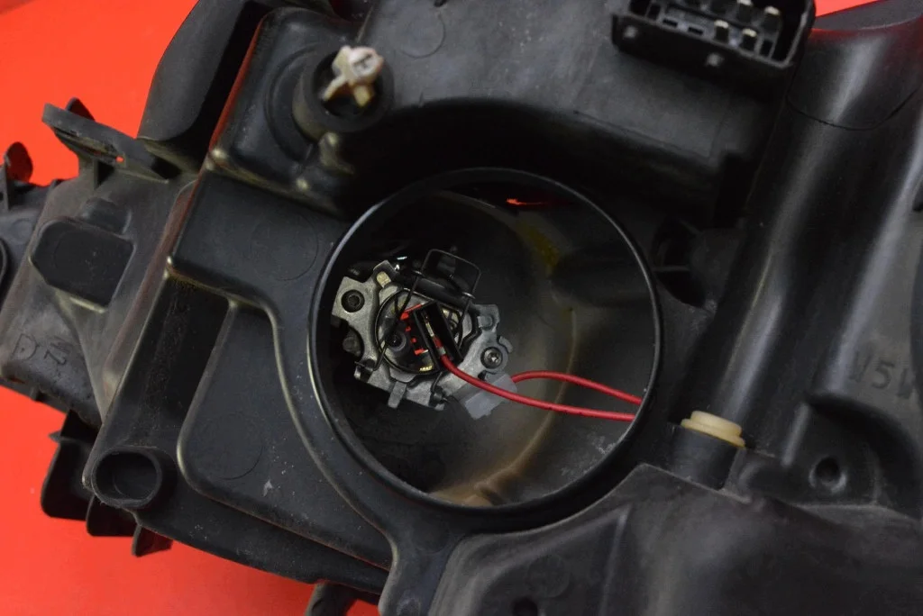 Faro Derecho Peugeot 207 06-09 Usado image 10