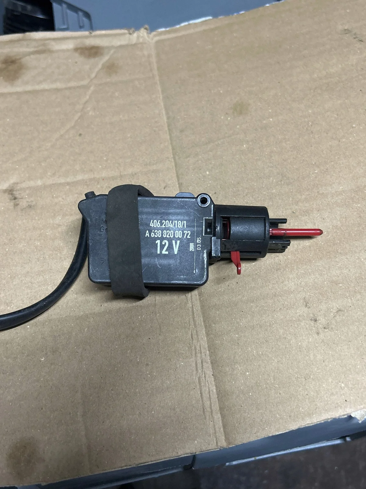 Actuador Tapa Combustible Mercedes Vito W638 A6388200072