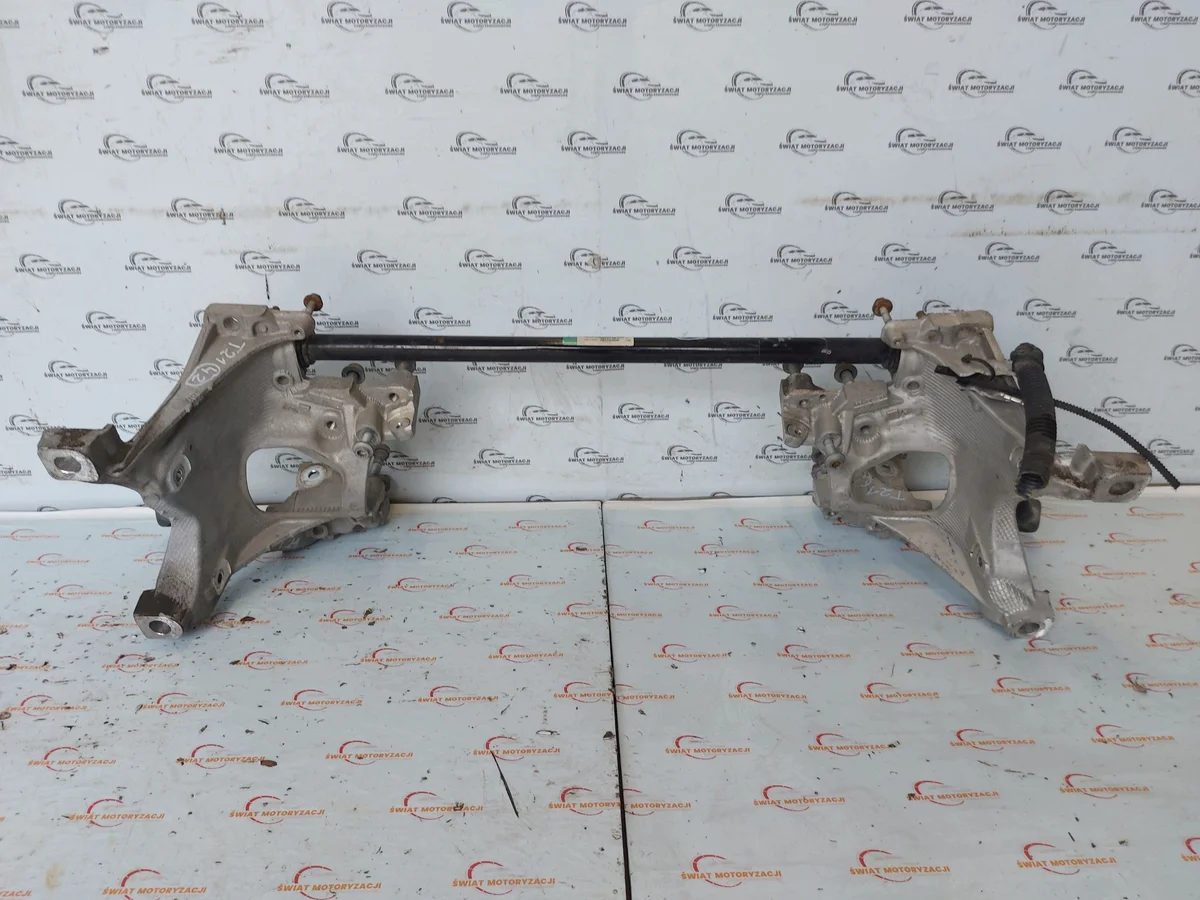Audi A4 B9 tukivarren kiinnike 8W0399296E image 5