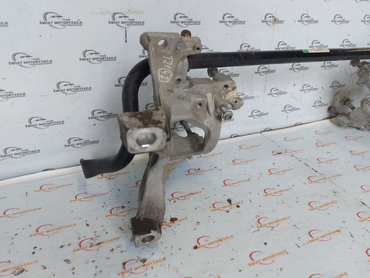 Audi A4 B9 tukivarren kiinnike 8W0399296E image 6