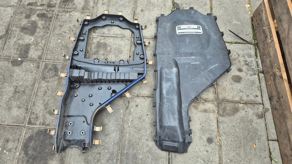 Cache installation DAF XF 106 1835755 / 1835753