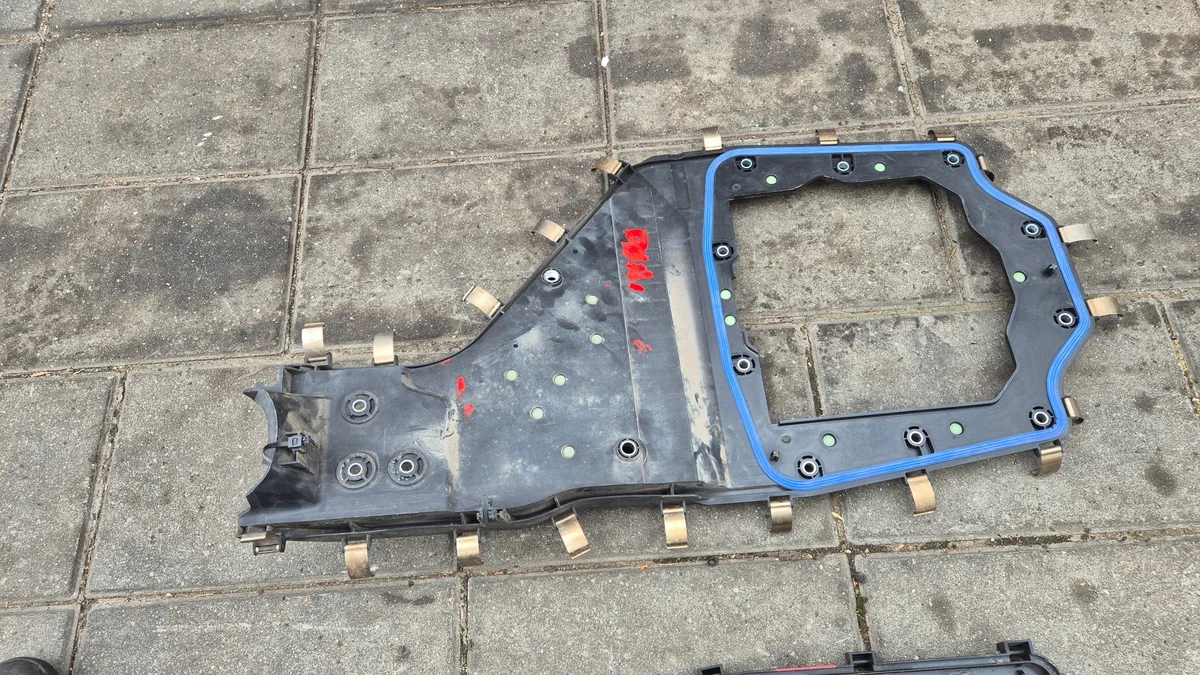 Cache installation DAF XF 106 1835755 / 1835753 image 4