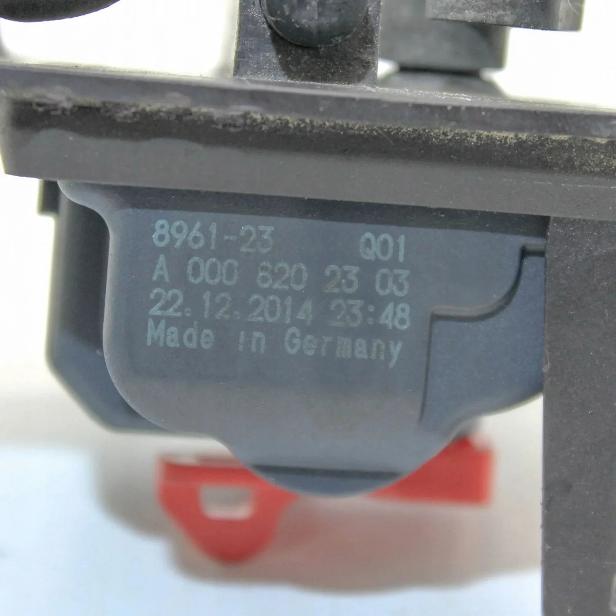Mercedes-Benz A0008202303 Stellmotor Tankklappe image 6