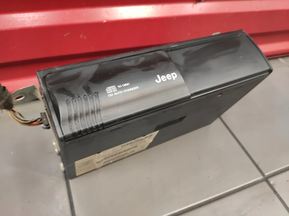 Jeep Grand Cherokee WJ CD Wisselaar P56038579AD