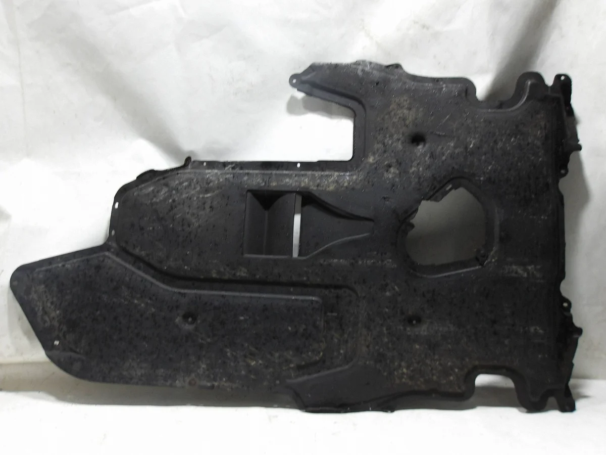 Beschermplaat bak BMW E60 E61 PEC10297 image 4